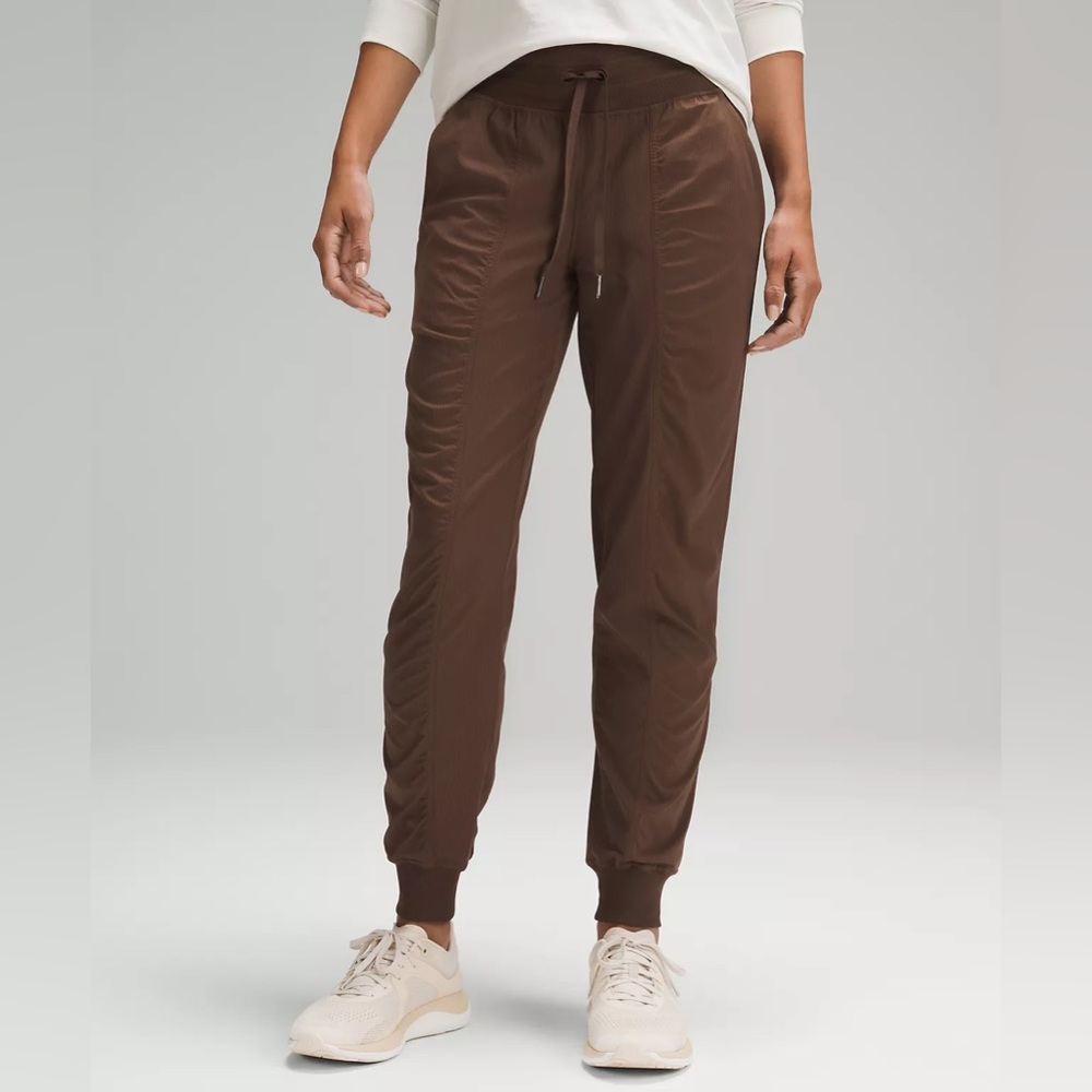 Lululemon Dance Studio Mid Rise Jogger size 4/6 JAVA